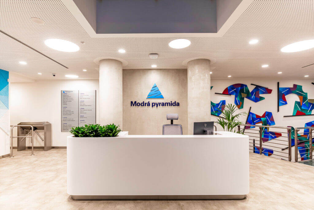 Vstupní lobby kanceláří Modré Pyramidy