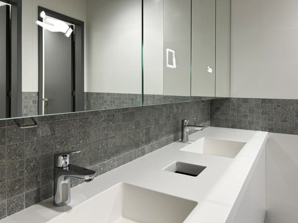 Meteor Centre Office Park rekonstrukce toalet (etapa II)